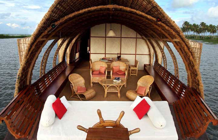 kerala traditional houseboat