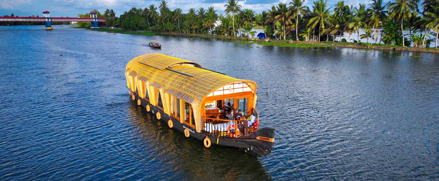 houseboat cruise